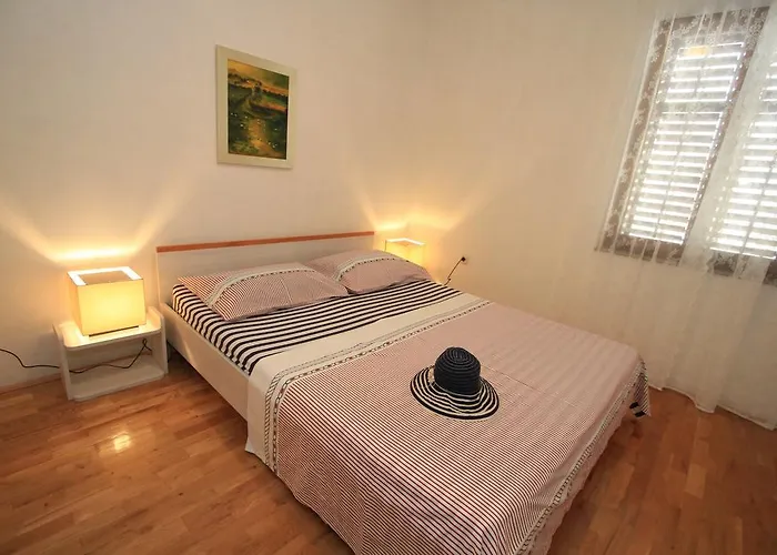 公寓 Rokov 扎达尔